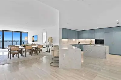 Image de Modern Waterfront Retreat in Tampa