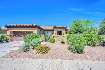 Image de Relaxing Desert Retreat in 55+ Gated Community - Clubhouse, Pool & Pet Friendly!