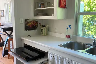 Image de Awesome Lakeside 1 bedroom cottage.