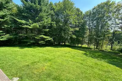 Image de Secluded 50-Acre Escape: Cozy & Serene!