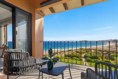 Image de Casa Del Mar Elegant Two-Story Oceanfront Escape