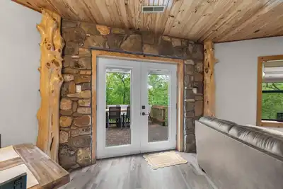 Image de Camp Stonebass-Lake House-Hottub