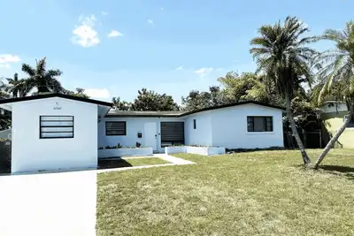 Image de Spacious, Cozy Stay Near Hard Rock Casino –Feel at Home, Hot Tub!