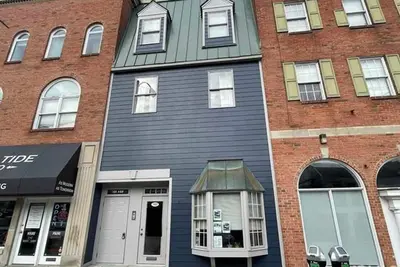 Image de Great Location! 1-bedroom condo in Downtown Bloomington