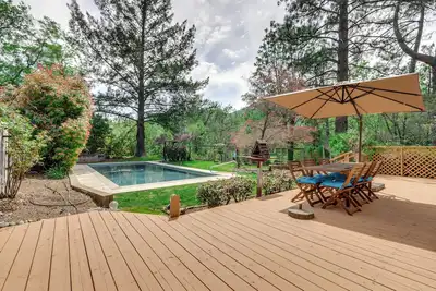 Image de Pool & Deck: Wine Country Hideaway in Middletown!