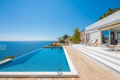 Image de Villa M 5 chambres avec piscine à débordement
