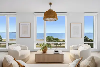 Image de Designer Oceanfront Retreat Featured in Architectural Digest ☀ Steps from Beach