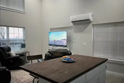 Image de Grand Lake New Construction With loft and Deck 2 Blocks From Public Boat Ramp