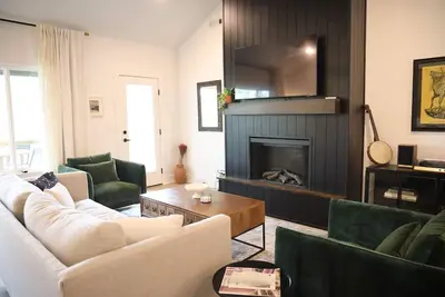 Image de Bradford House: Hot tub, Bike-in, Bike-out, Dog Friendly, Fire-pit
