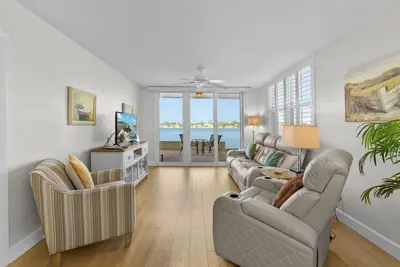 Image de Waterfront Bliss at Bahia Vista 15-172 – Stunning Bay Views!