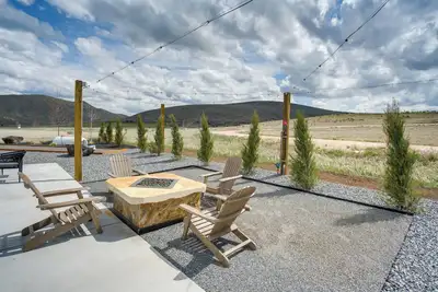 Image de 3 Mi to Bear Lake: Home w/ Hot Tub & Huge Patio!