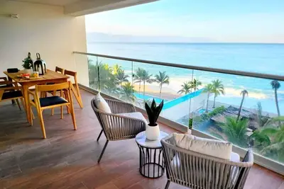 Image de Beautiful Beachfront Condo At Harbor 171