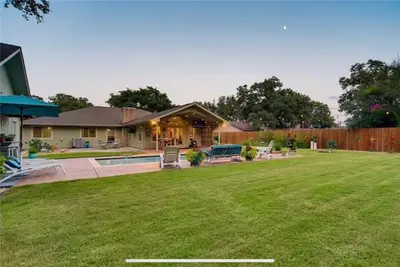 Image de 3-bedroom spacious, private house with pool, game room, fitness room, sleeps 8+