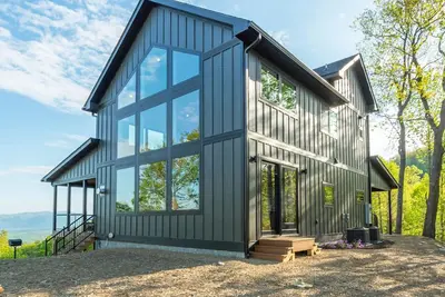 Image de Bear Ridge Retreat | Pet-Friendly New Build with Views!
