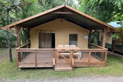 Image de Caravane 'Lodge 8 Personnes' avec piscine partagée, terrasse privée et Wi-Fi