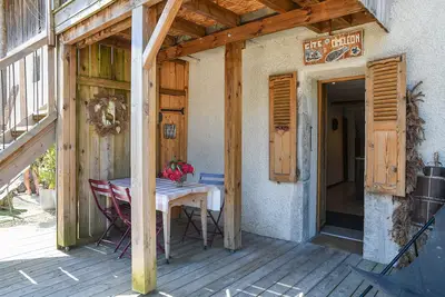 Image de Maison de vacances 'Ciméléon Bas' avec vue sur les montagnes, terrasse privée et Wi-Fi