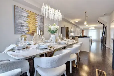 Image de Heart of Port Credit | Lakefront, Dining & Shopping