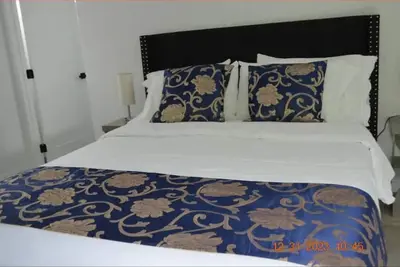 Image de Dimond Abode; Modern Family Vacation Rental in Oakland | Steps from Markets & Cafés