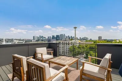 Image de Perch – Modern 3br/3. 5ba Near Space Needle | Great Views!