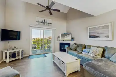 Image de Bethany Bay 2nd floor condo w/shared pool, tennis court, on-site golf, balcony