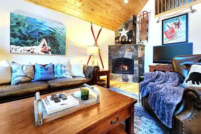 Image de Das Bar Haus - 3Bed, 2Bath / Walking Distance to Lake Tahoe & Kings Beach
