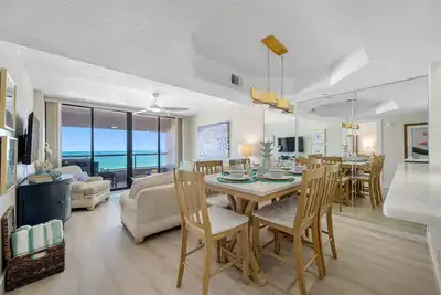Image de Cbc 1-7c- Beautiful Gulf Front Condo with Pool, Hot Tub, Sauna, Tennis, and Gym!