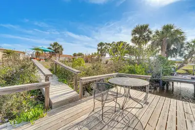 Image de Canal-Front Home w/ Private Dock in North Port!