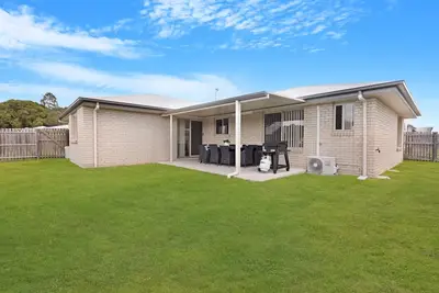 Image de Spacious 4-Bed Home with Alfresco Bbq Area