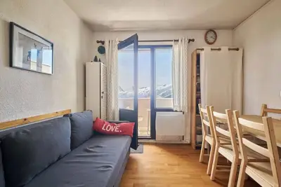 Alpe d' Huez  \" Ile Au Soleil-300 Jours De Soleil Par An ( source météo France )