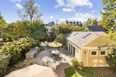 Image de Clarendon Getaway, 6-Br Luxurious Urban Estate