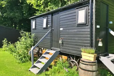 Image de Tentes Bell Ă Swannington avec Jardin & Bbq