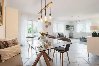 Image de Feel-good place by the sea. Modern, accessible apartment with sun terrace and garden