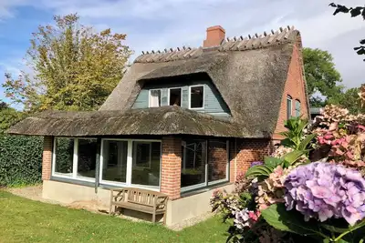 Image de Favorite place by the sea - country house on MĂĽhlendamm with fenced, quiet garden