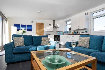 Image de Cottage près du phare South Walney & nature