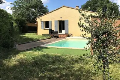 Gite provencal Bella Peyrolas, piscine privée sans vis à vis, jardin clôturé