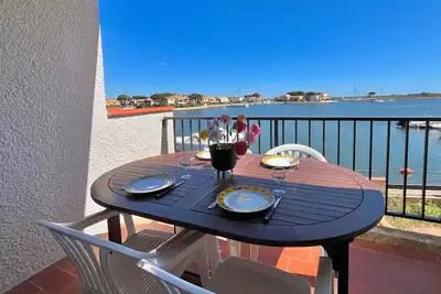Image de Saint-Cyprien - Duplex 2 chambres avec terrasse et parking privé, vue sur le port