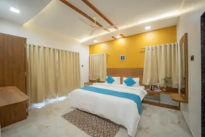 Starlit Vale, Mahabaleshwar by Ebony Stays – Luxury 9bhk with Valley Views