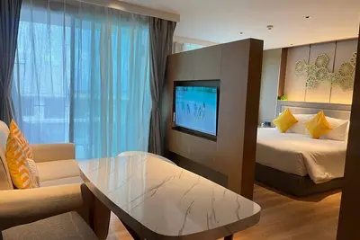 Image de Charming deluxe room in 5-star hotel in Nai Harn with gym and kids water park