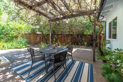 Image de RussianRiverBungalow: New & Magical Family Retreat! Walk to the River! WiFi/Pup