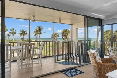 Image de Corner Condo with 180° Gulf Views + Beach Access | Sundial R-206