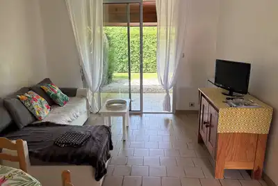 Image de Coquette maison T2 avec terrasse sans vis à vis et piscine