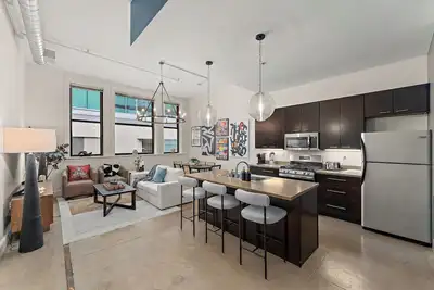 Image de Heart of Pgh - 2br Urban Oasis - Free Parking+Gym