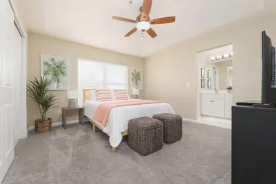 Image de Be A Nomad - Beach Home w/ Yard & Office