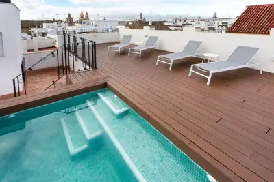 Image de Old Town Building, Rooftop terrace with pool and views!