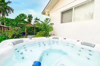 Image de Relaxing Grove with Jacuzzi