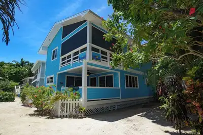 Image de Satori Beach in West Bay Village by Island House Vacation Rentals