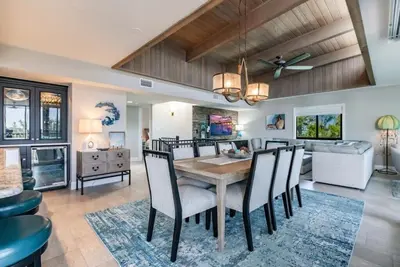 Image de Spacious 5-Bedroom Beachfront Condo with Stunning Gulf Views – Shorewood