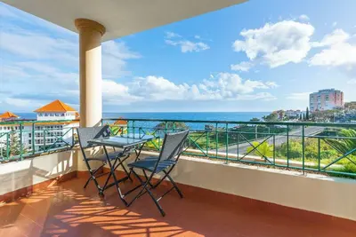 Image de Atlantic Ocean Views, (next to everything you need)