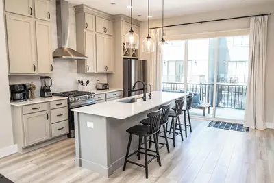Image de Grand Park, Westfield Indiana New Townhome-4 Bedrooms, 7 Beds