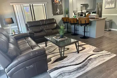 Image de 2 Bed Condo on Lake Tarpon (1st Fl)